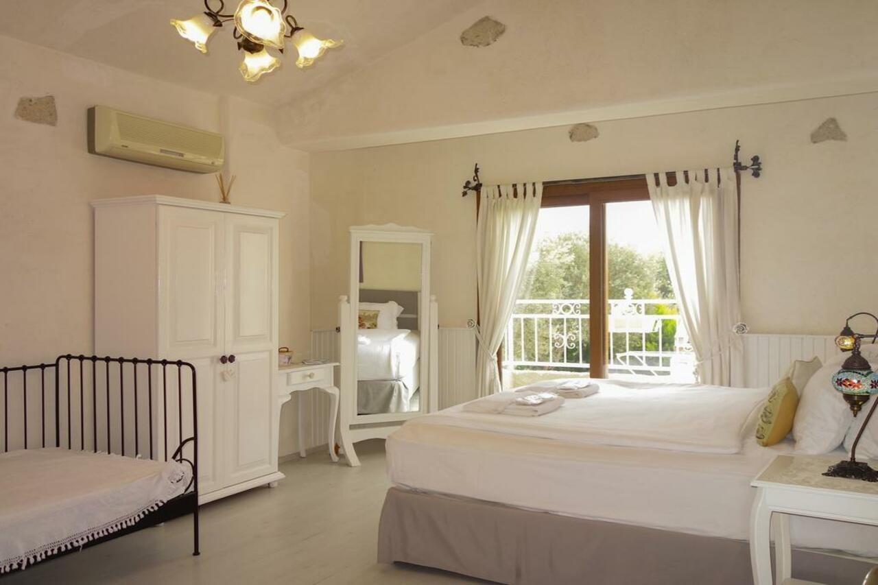 Peri Art Hotel อาเลอเจอติ ภายนอก รูปภาพ