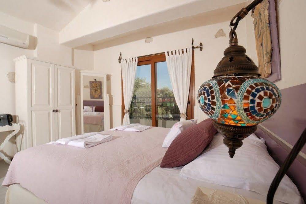 Peri Art Hotel อาเลอเจอติ ภายนอก รูปภาพ