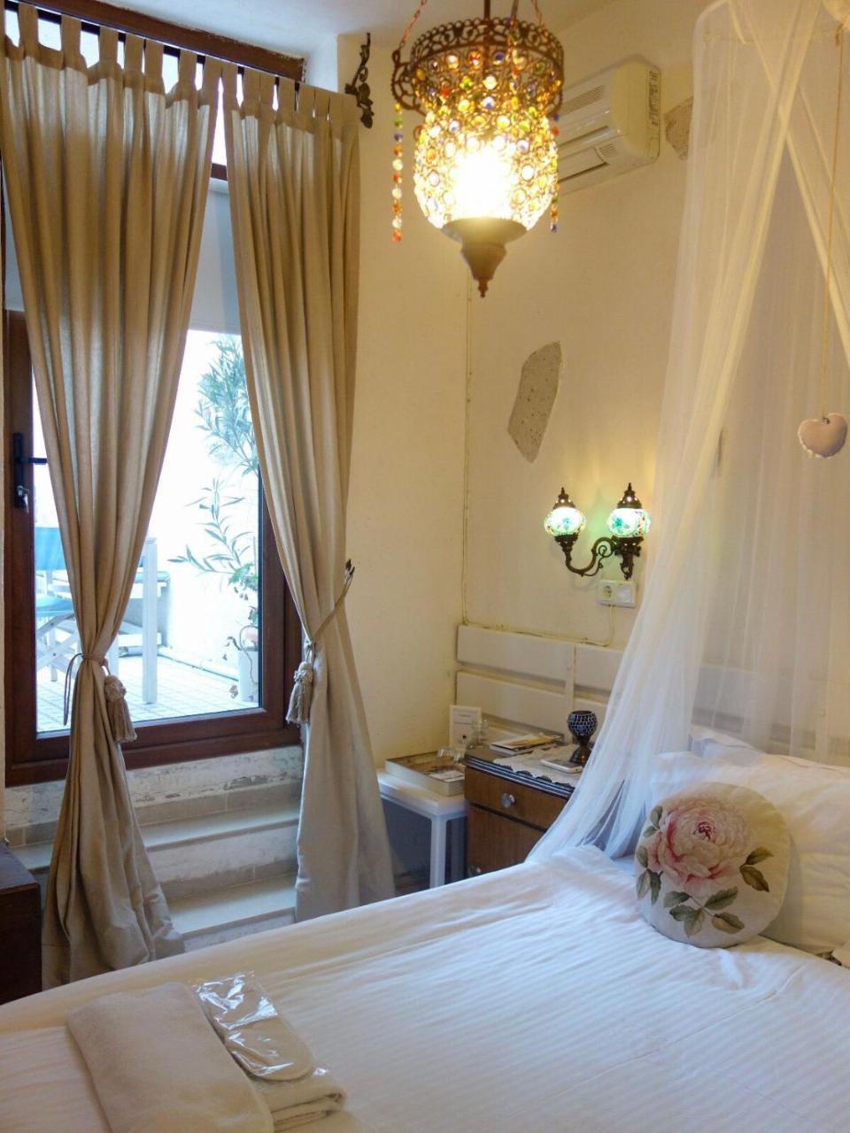 Peri Art Hotel อาเลอเจอติ ภายนอก รูปภาพ